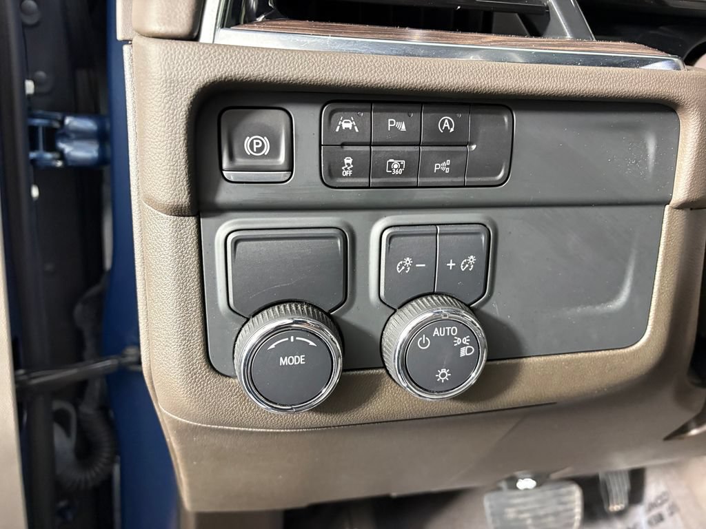 Used 2025 Chevrolet Tahoe LS RWD image 13