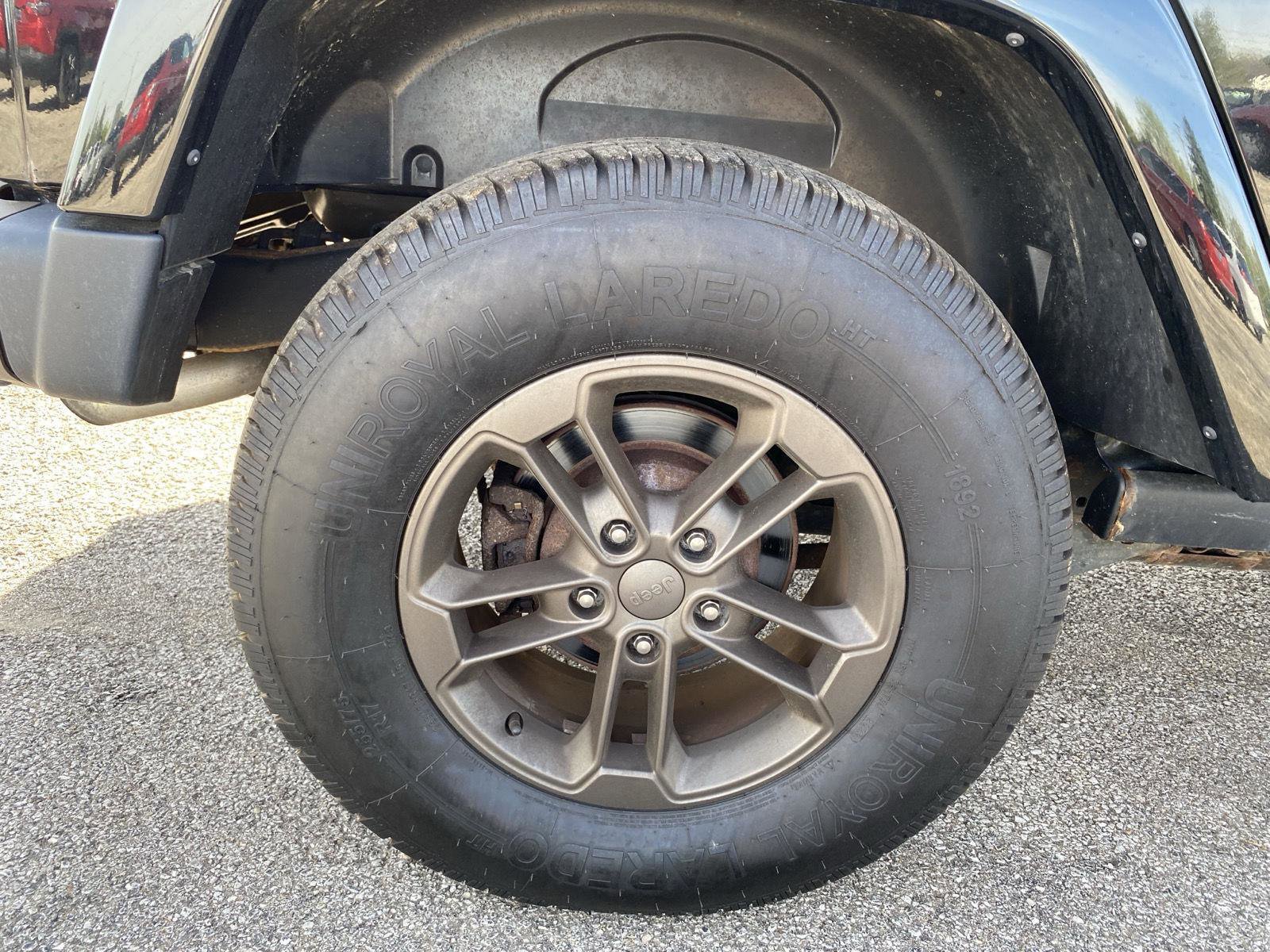 Used 2016 Jeep Wrangler Unlimited Sahara AWD/4WD image 36