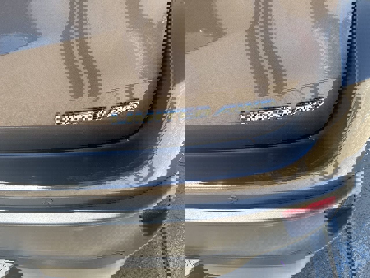 Used 2015 Toyota Highlander Limited w/ Driver Technology Package image 4