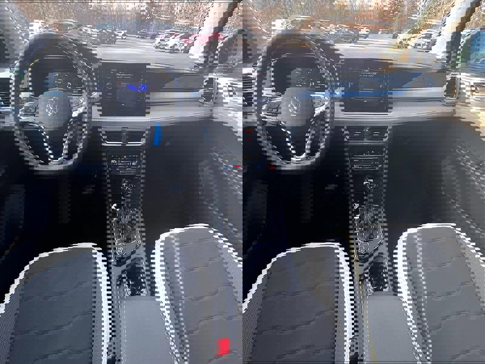 New 2026 Volkswagen Taos SE image 12