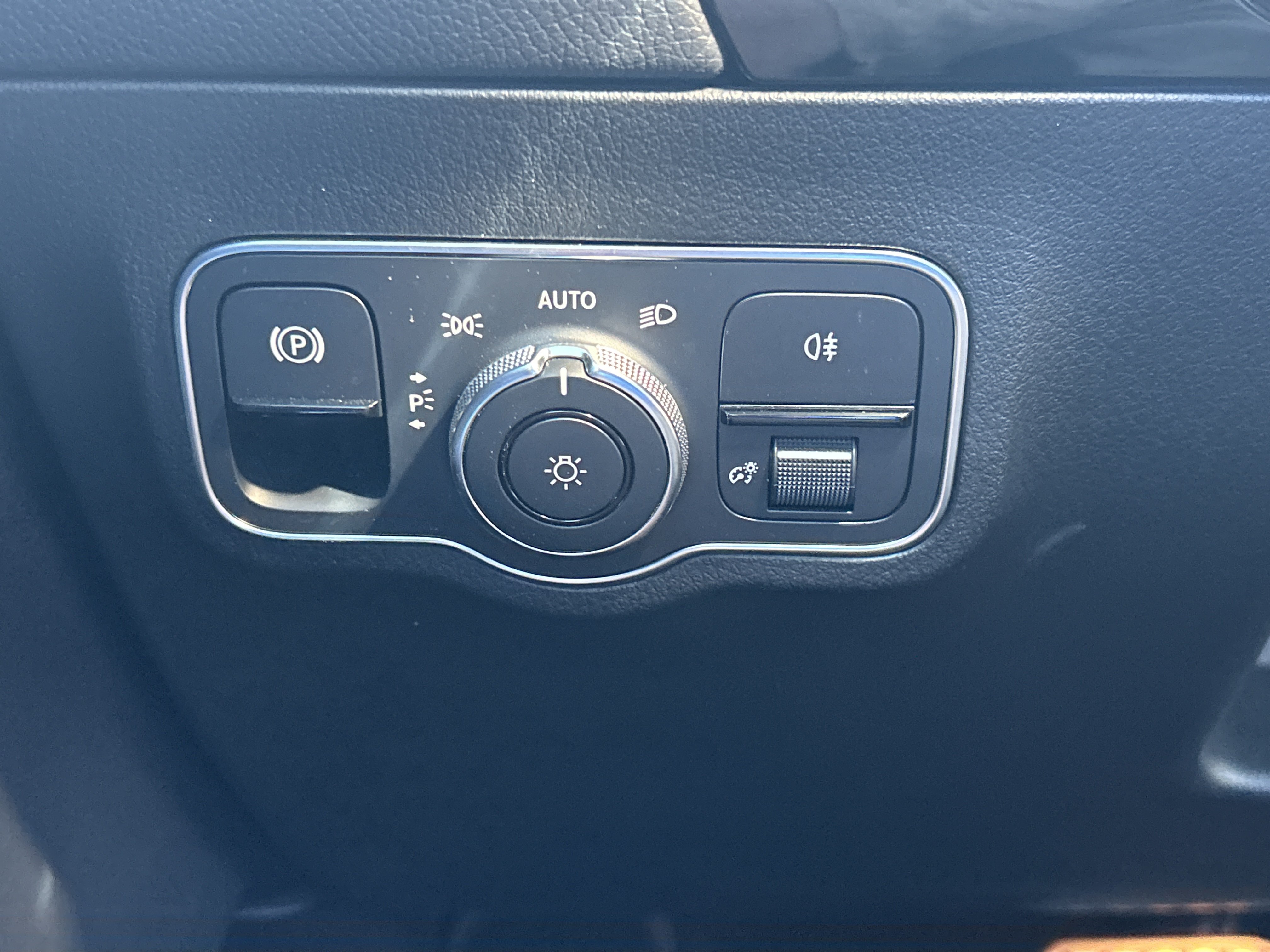 Certified 2021 Mercedes-Benz GLA 250 4MATIC image 23