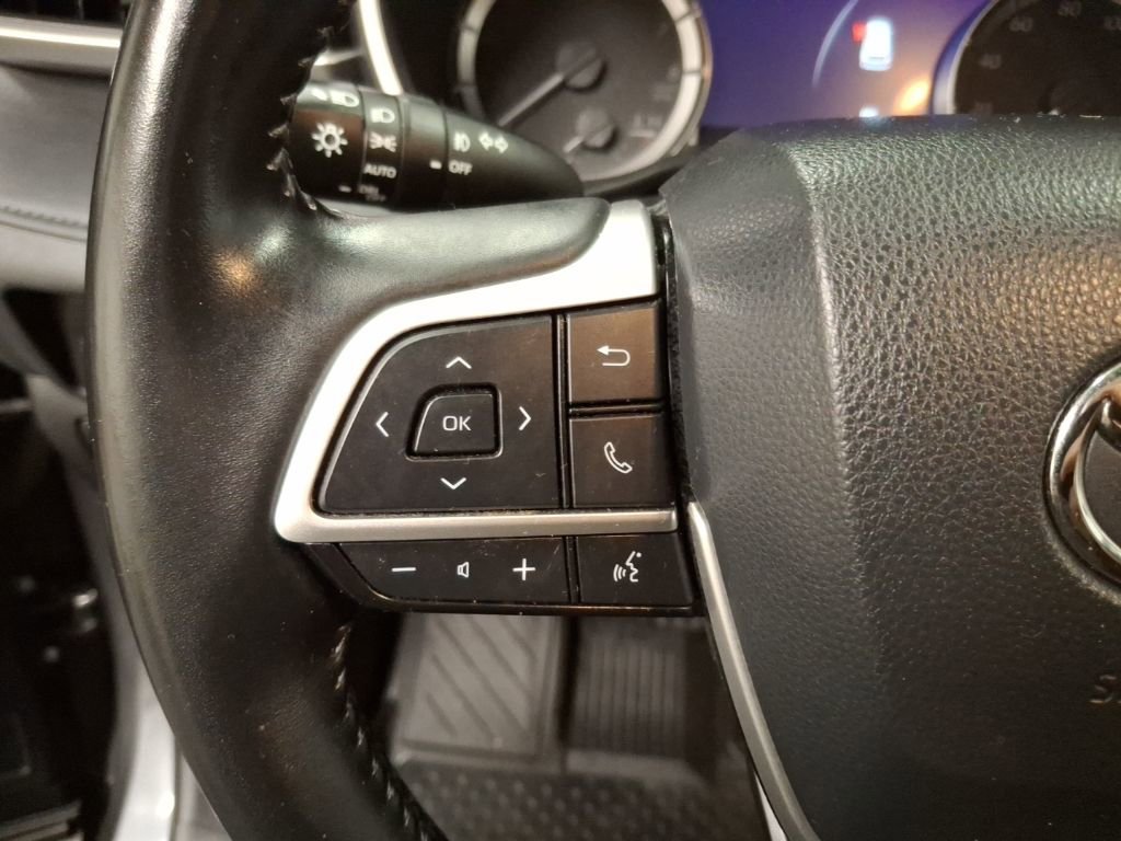 Used 2023 Toyota Highlander XLE image 21