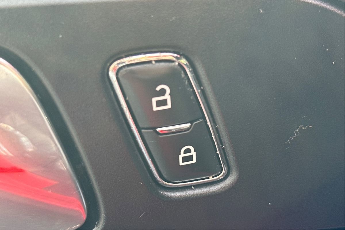 Used 2018 Ford Mustang Coupe image 35