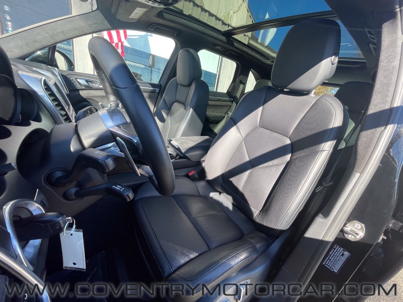 Used 2016 Porsche Cayenne GTS AWD/4WD image 31