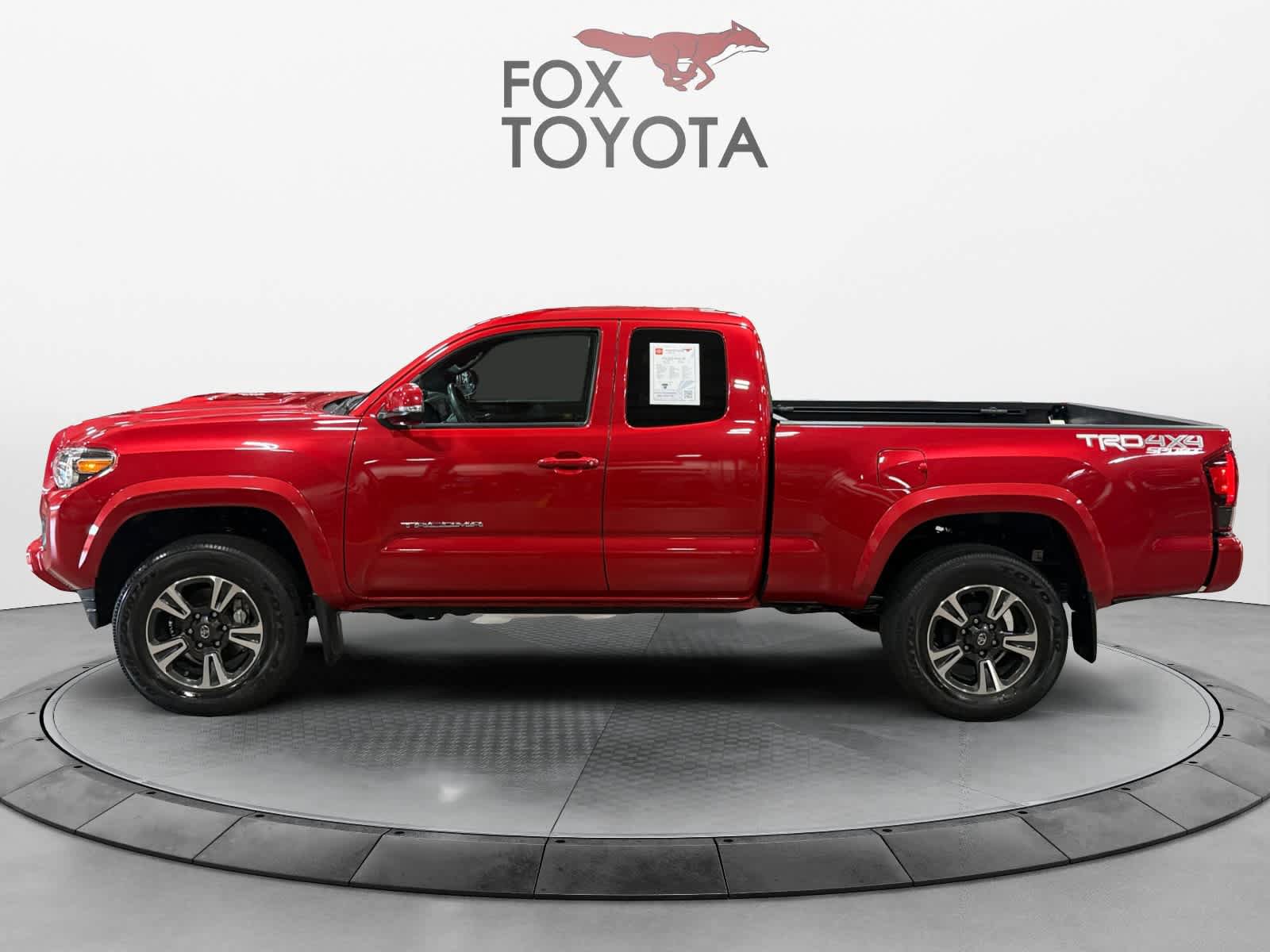 Used 2019 Toyota Tacoma TRD Sport w/ Technology Package AWD/4WD image 3