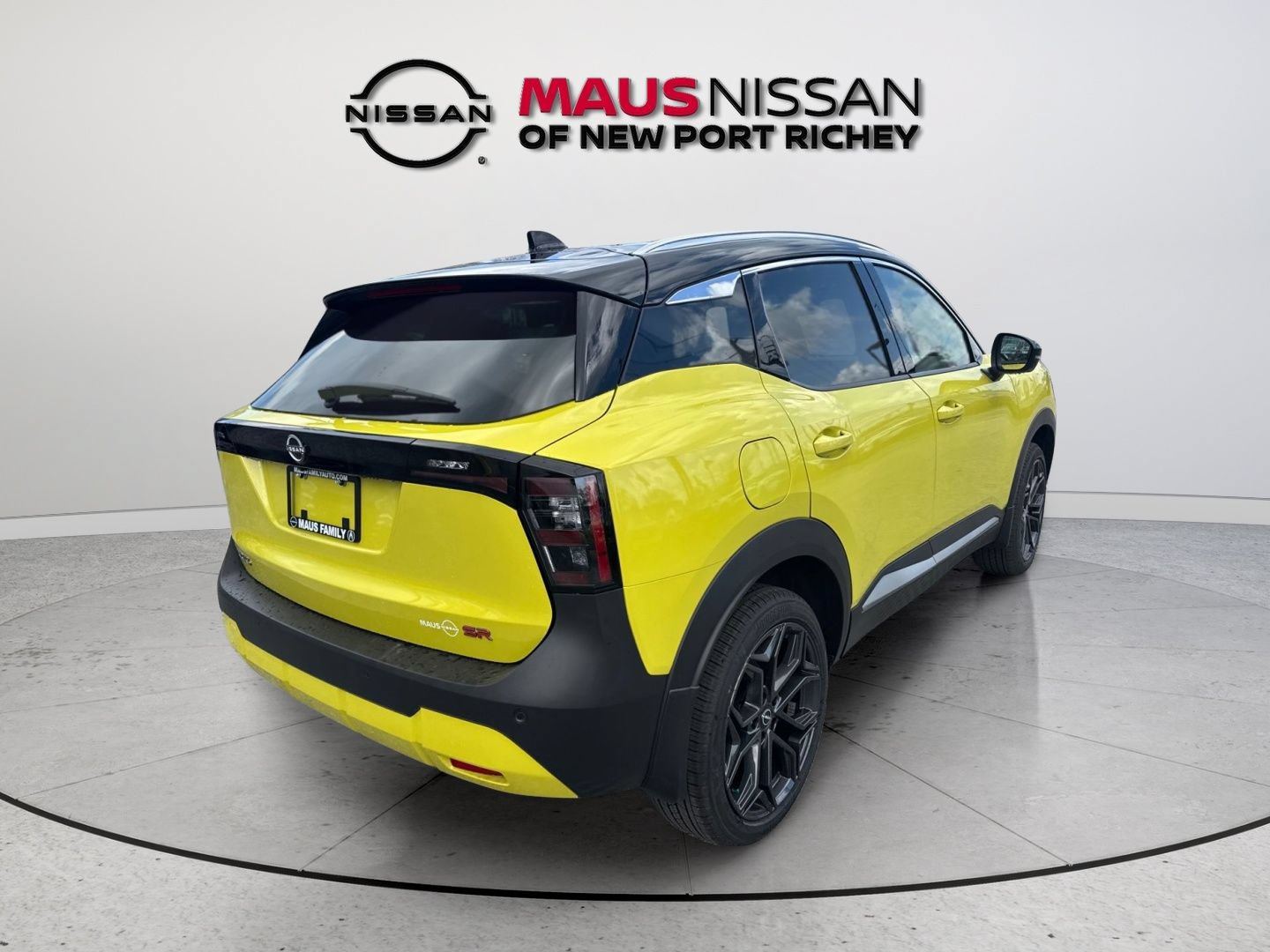 New 2026 Nissan Kicks SR w/ SR Premium Package FWD image 8