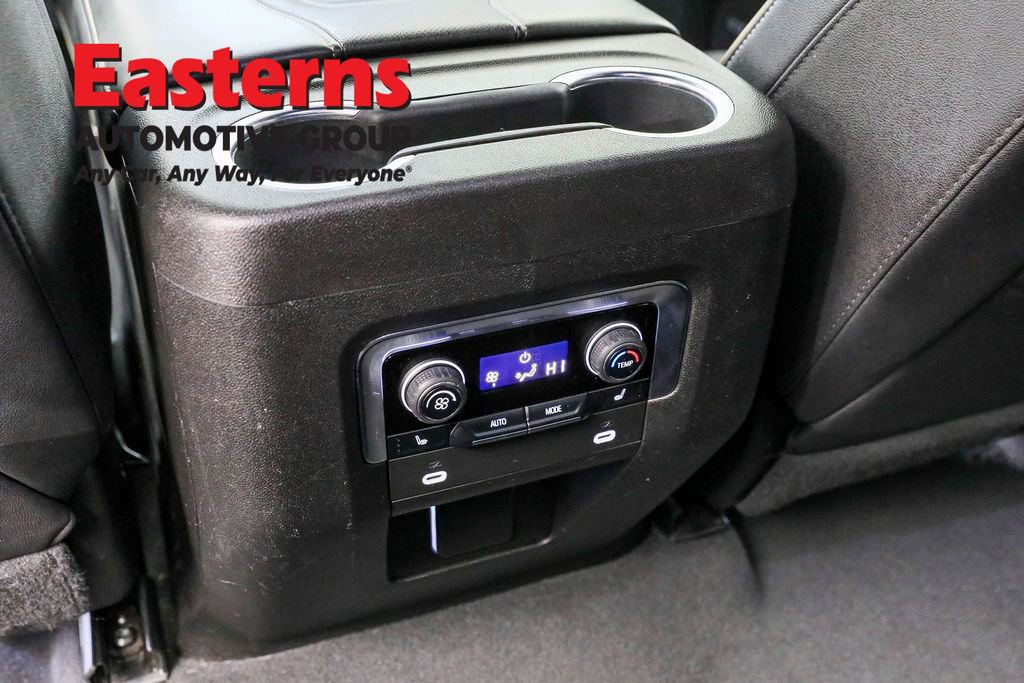 Used 2024 Chevrolet Suburban Premier RWD image 24