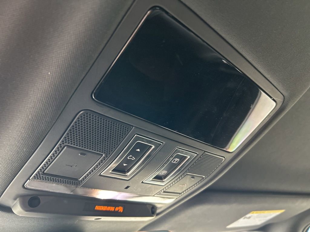 Used 2024 Land Rover Defender 130 X-Dynamic SE image 45