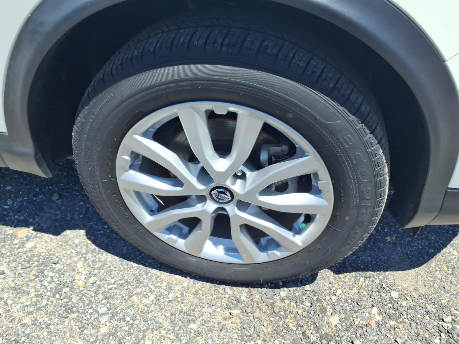 Used 2020 Nissan Rogue Sport SV w/ All-Weather Package AWD/4WD image 7