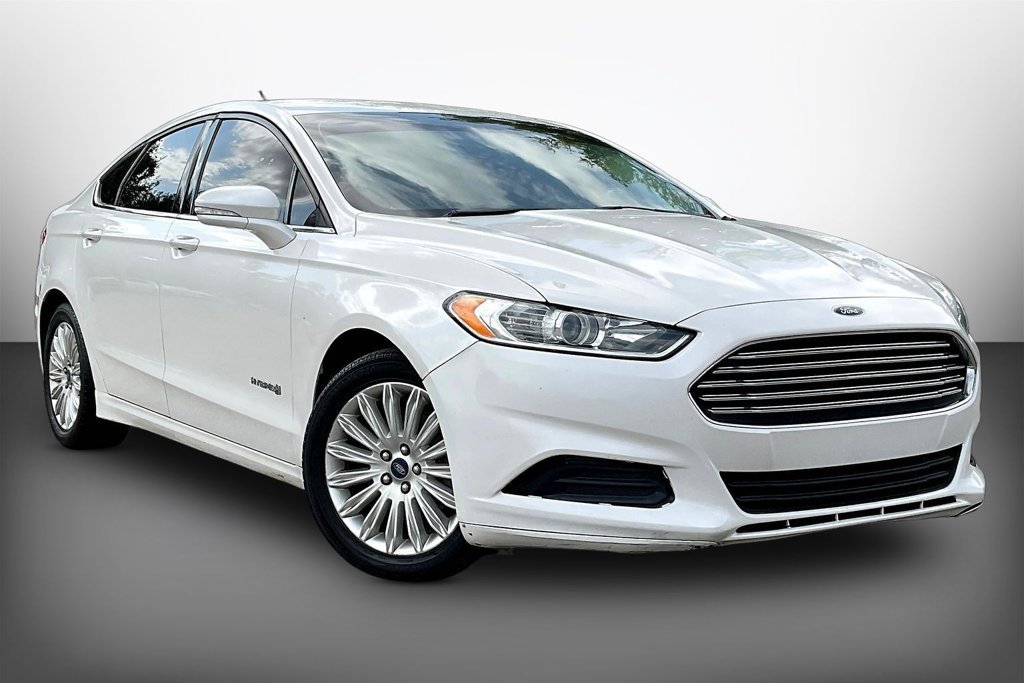 Used 2015 Ford Fusion SE FWD image 3