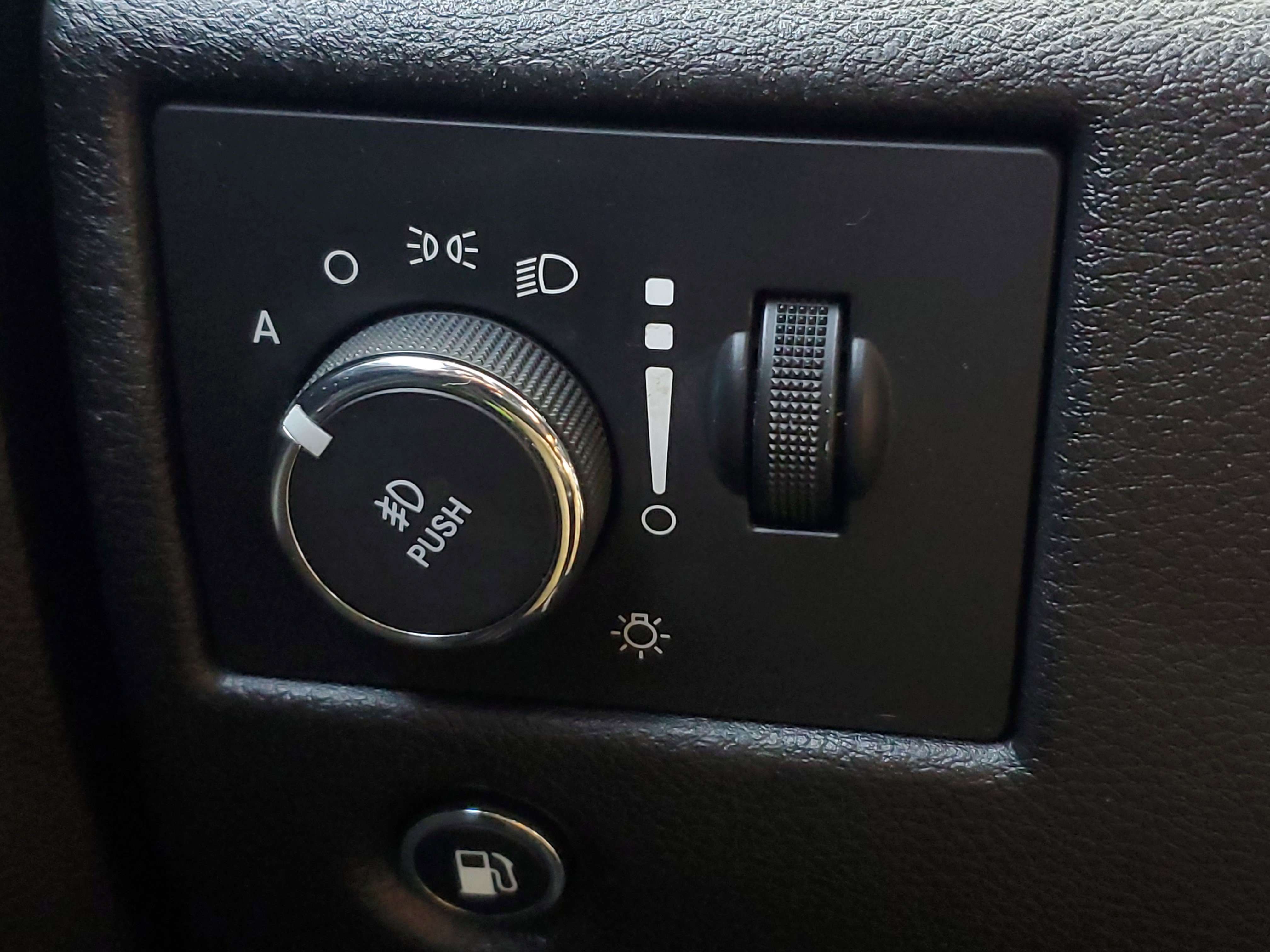 Used 2017 Jeep Grand Cherokee Limited RWD image 31