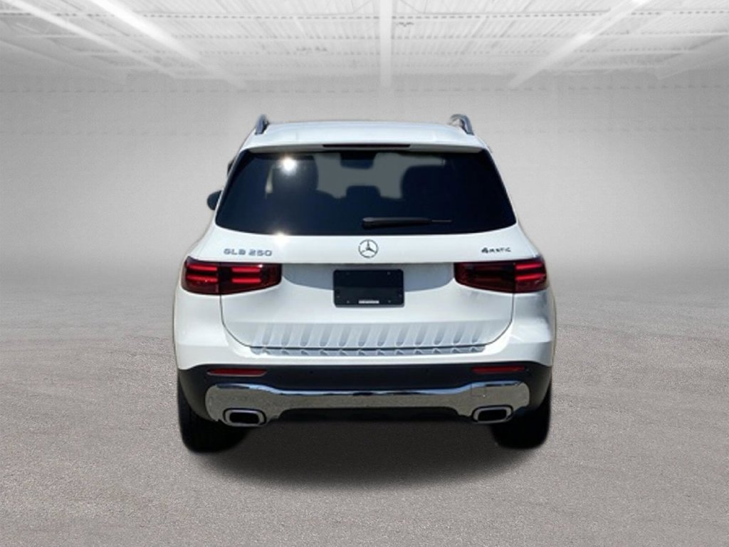 Used 2026 Mercedes-Benz GLB 250 4MATIC image 4