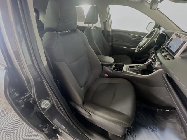 Used 2025 Toyota RAV4 LE FWD image 30