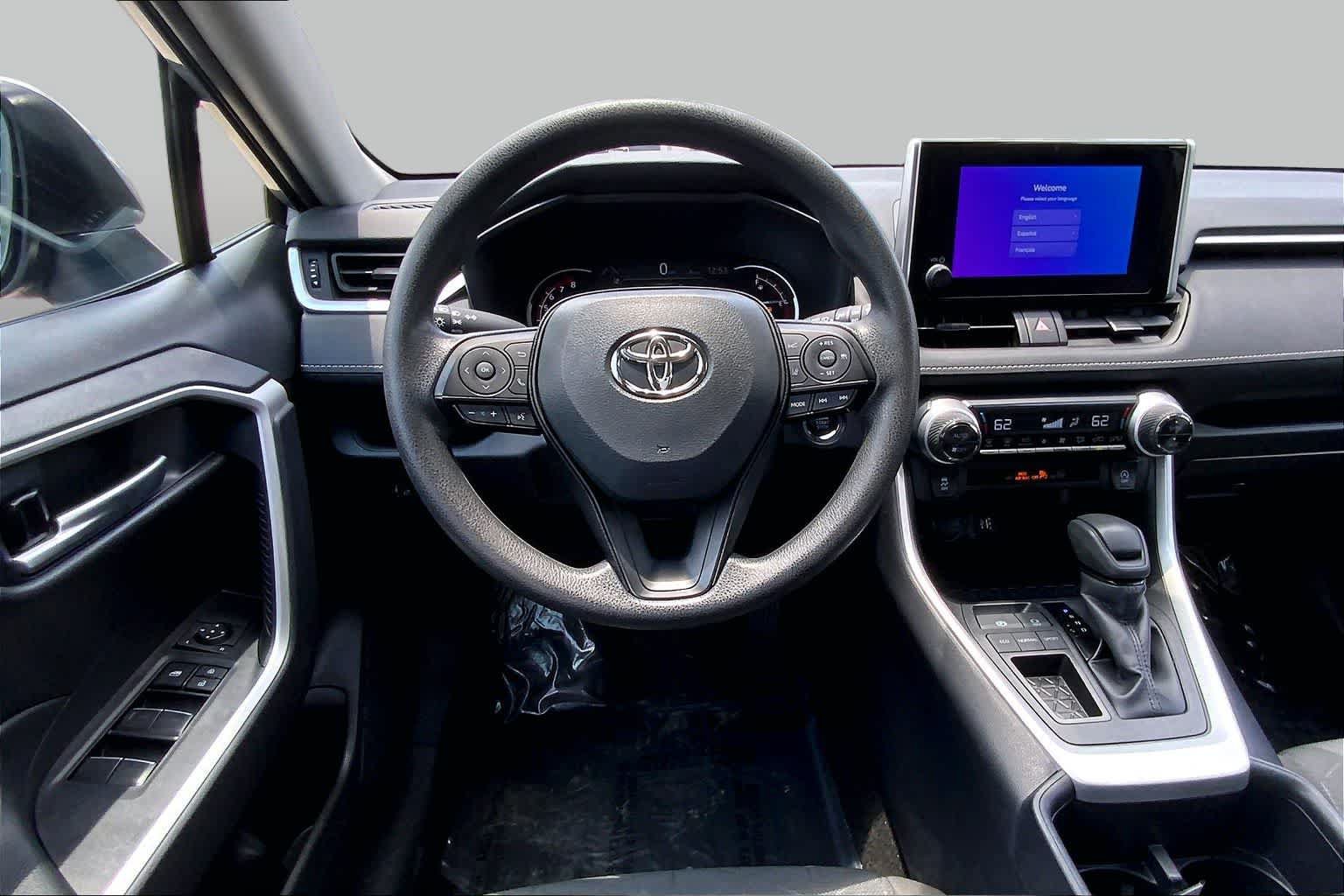 Used 2025 Toyota RAV4 XLE FWD image 6