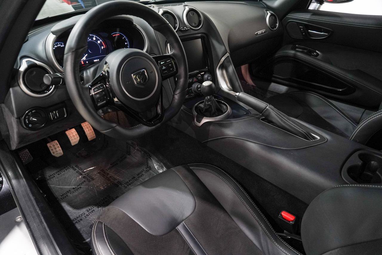 Used 2015 Dodge Viper w/ Quick Order Package 22J GT image 2