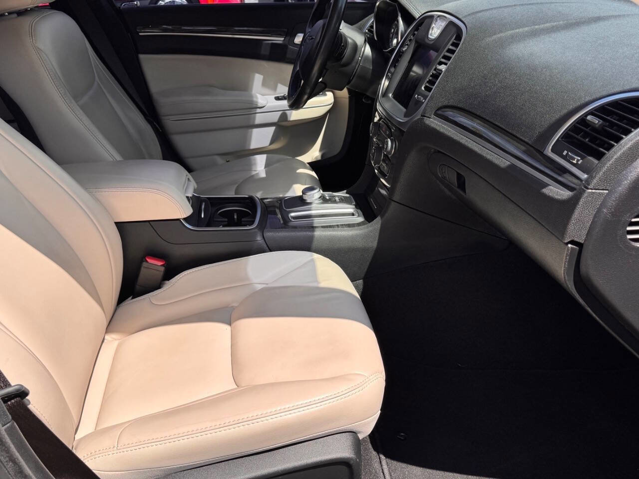 Used 2020 Chrysler 300 Touring L w/ 300 Premium Group image 13