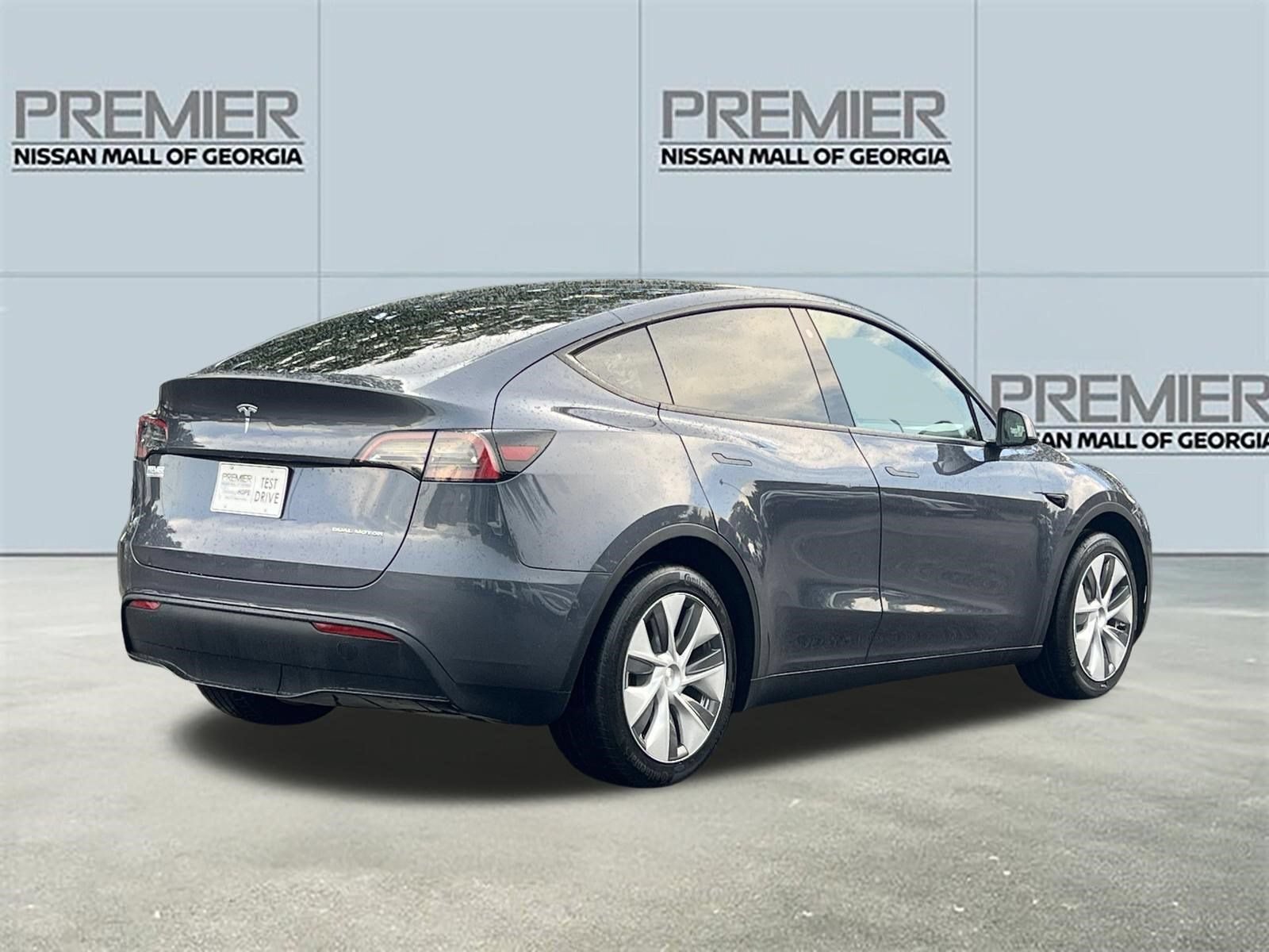 Used 2023 Tesla Model Y Long Range AWD/4WD image 25
