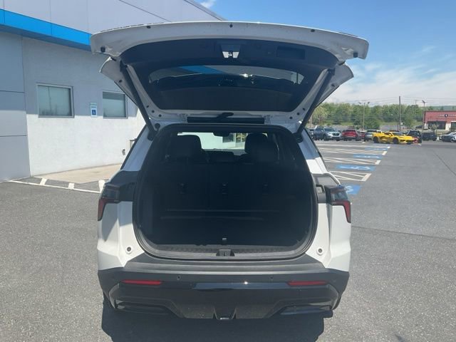 Used 2025 Chevrolet Equinox RS w/ Safety and Technology Package AWD/4WD image 19