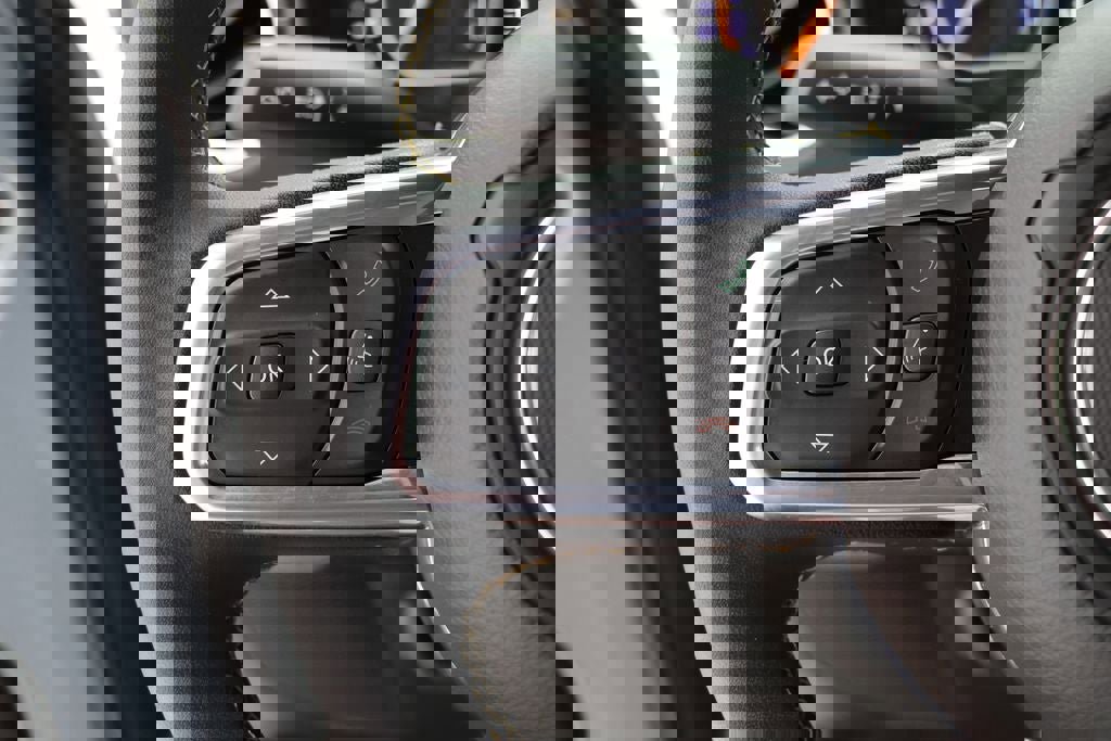 Used 2024 Jeep Wrangler Sahara w/ Technology Group image 21