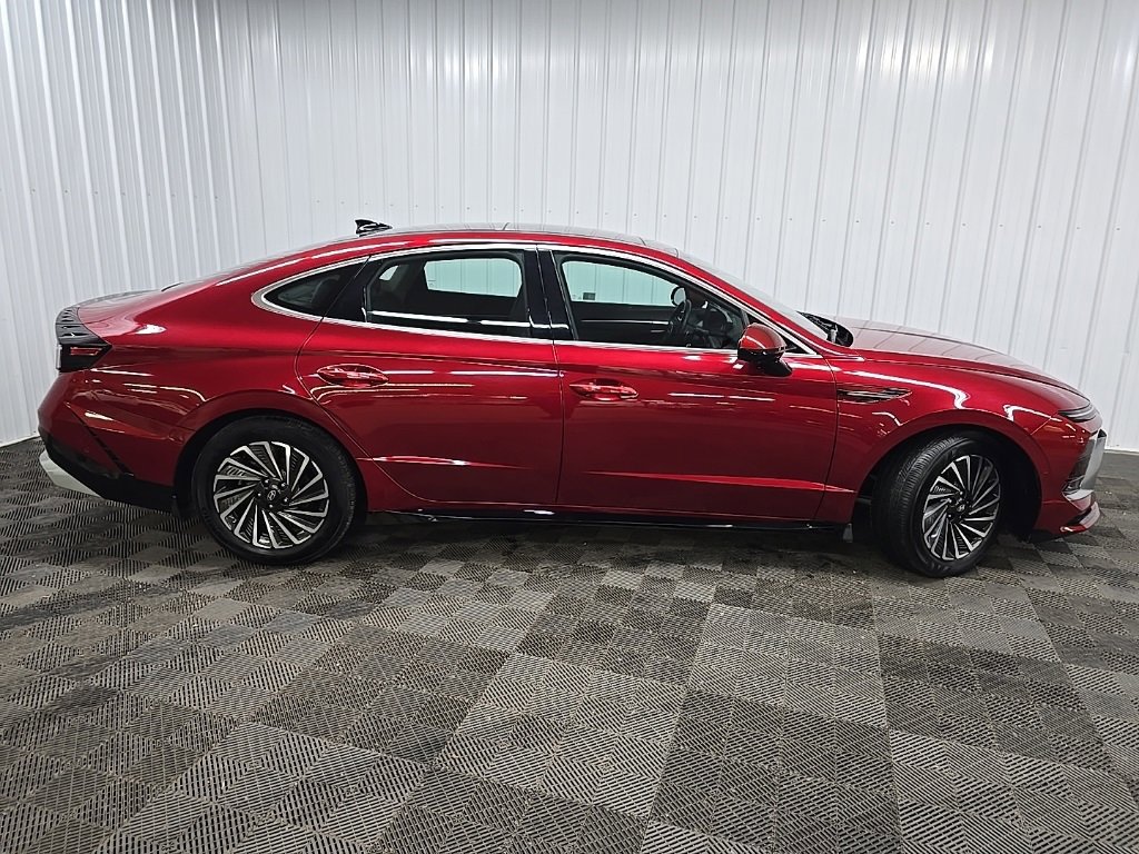 Used 2024 Hyundai Sonata Limited image 2