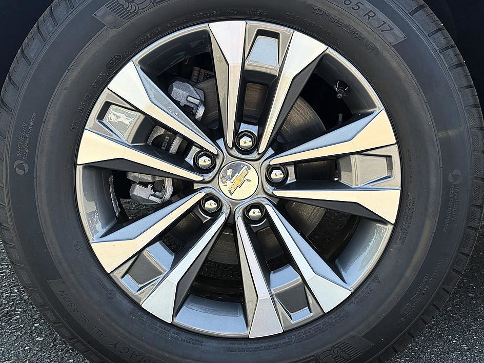 New 2026 Chevrolet Equinox LT w/ Safety and Technology Package AWD/4WD image 8