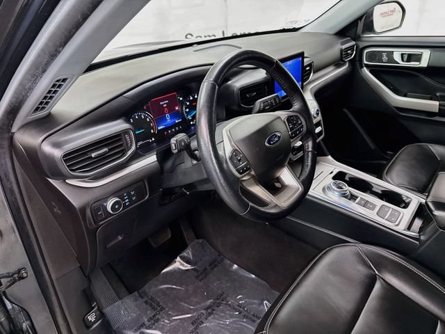 Used 2022 Ford Explorer XLT w/ Equipment Group 202A RWD image 9