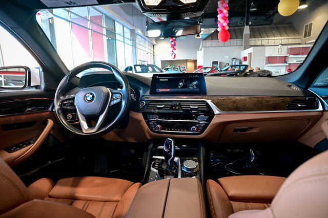 Used 2020 BMW 530i w/ Convenience Package image 25