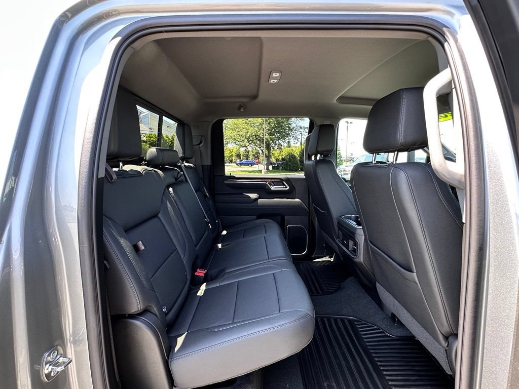 Used 2025 Chevrolet Silverado 2500 LT w/ Safety Package AWD/4WD image 17