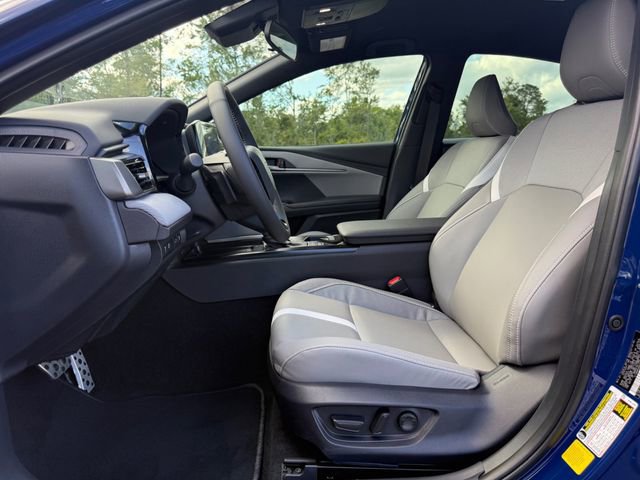 Used 2026 Toyota Camry SE FWD image 9