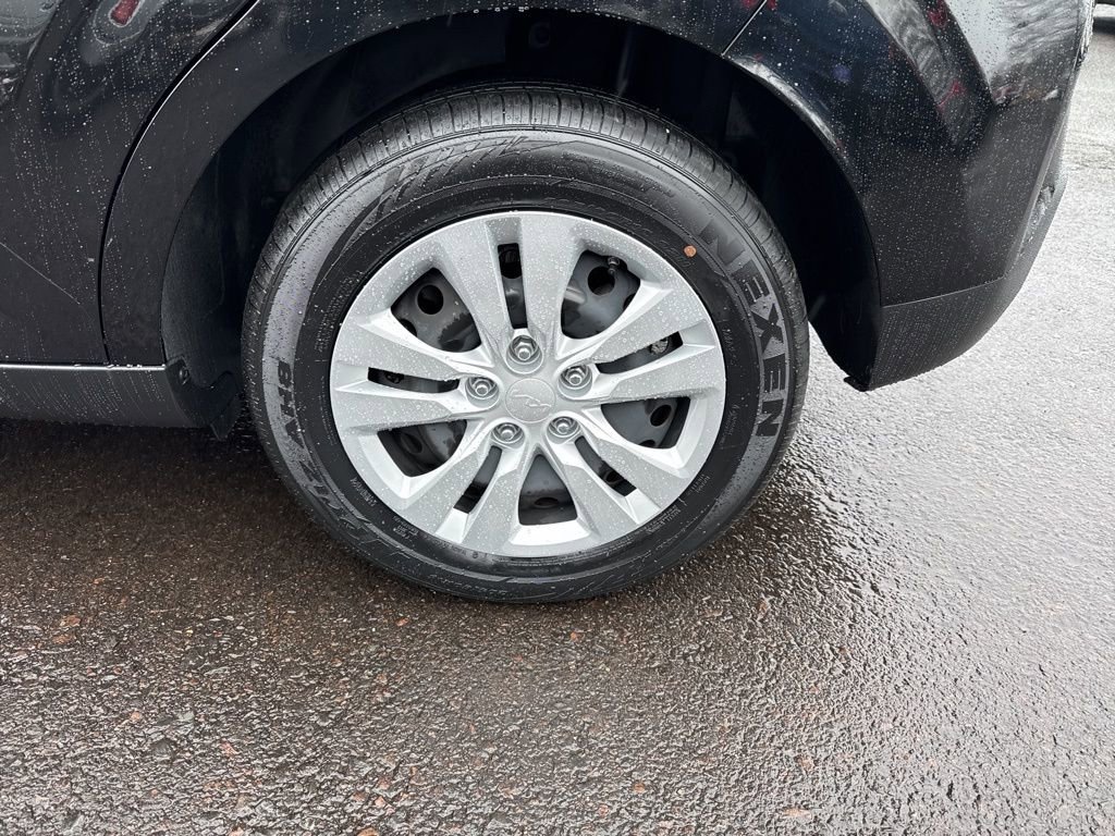 Used 2023 Kia Soul LX image 9