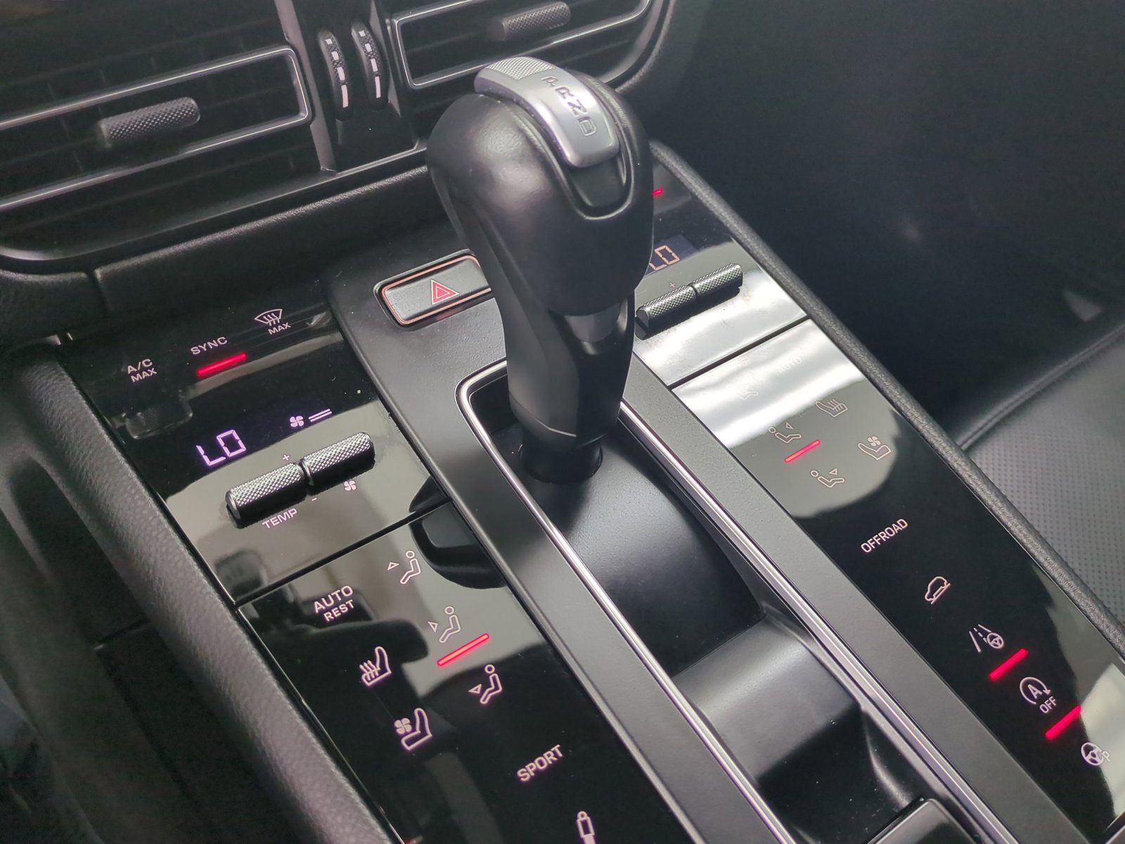 Certified 2024 Porsche Macan S image 13