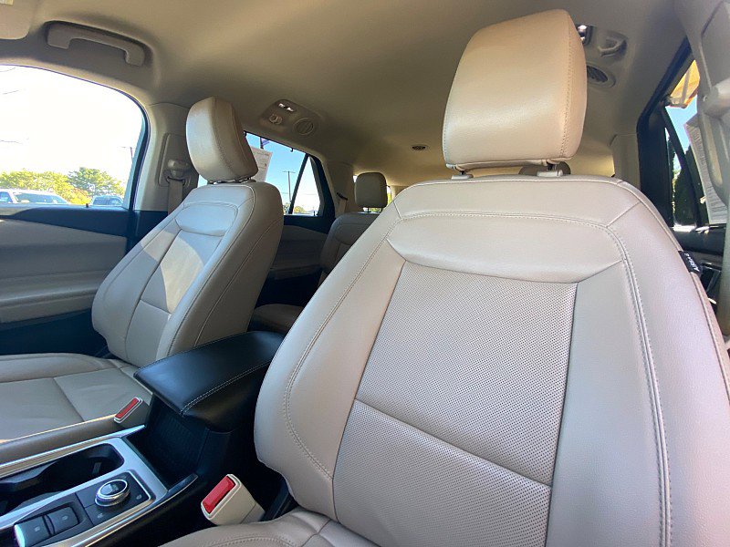 Certified 2021 Ford Explorer Limited w/ Equipment Group 301A image 24