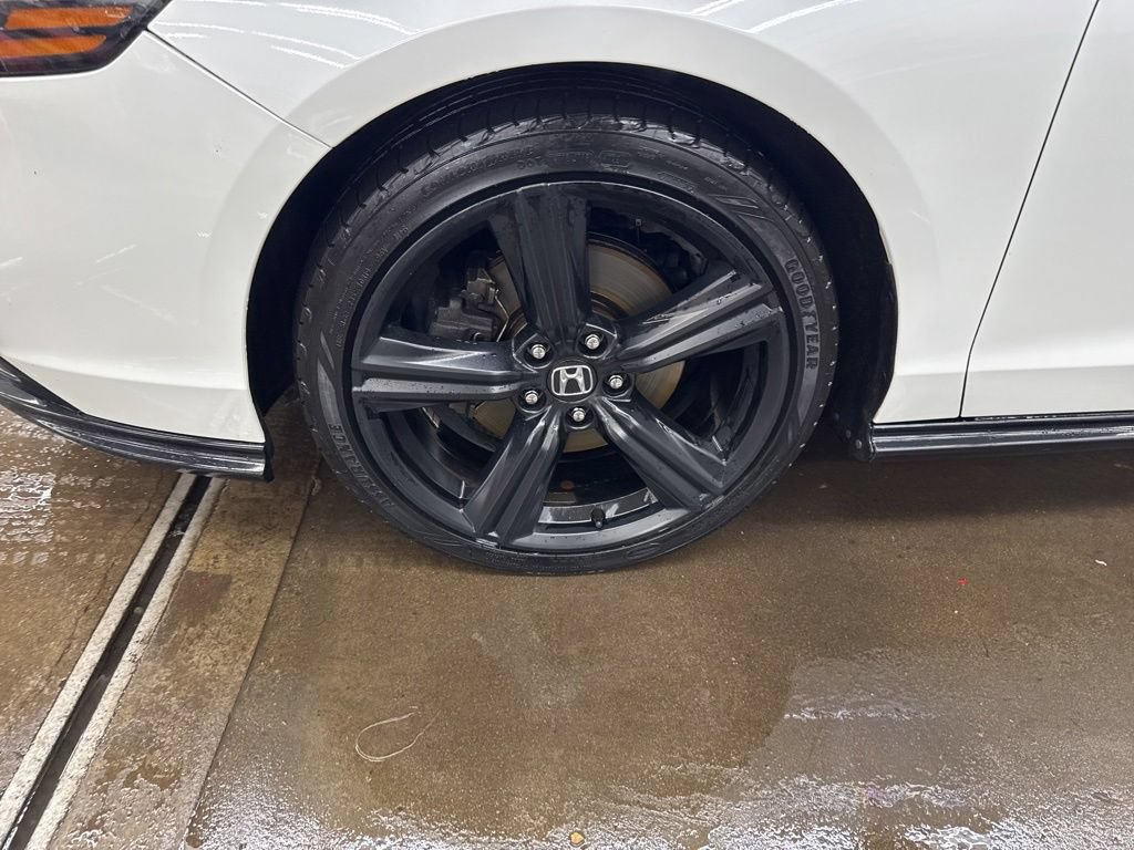 Used 2023 Honda Accord Sport image 11