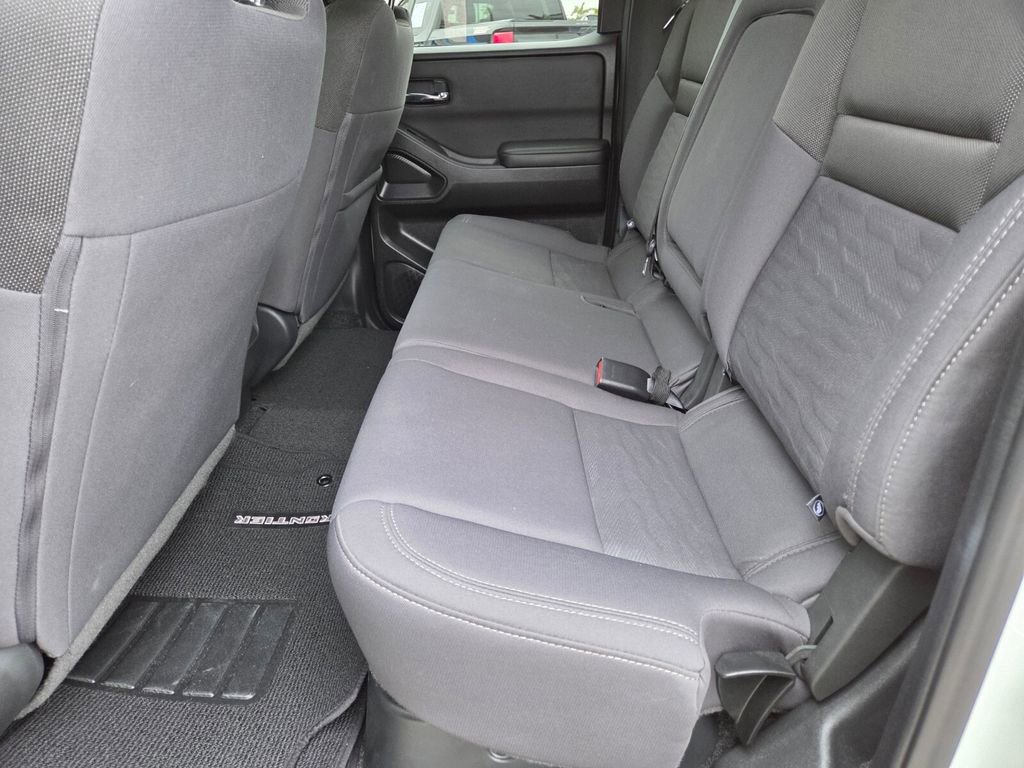 Used 2023 Nissan Frontier SV w/ Midnight Edition Package image 17