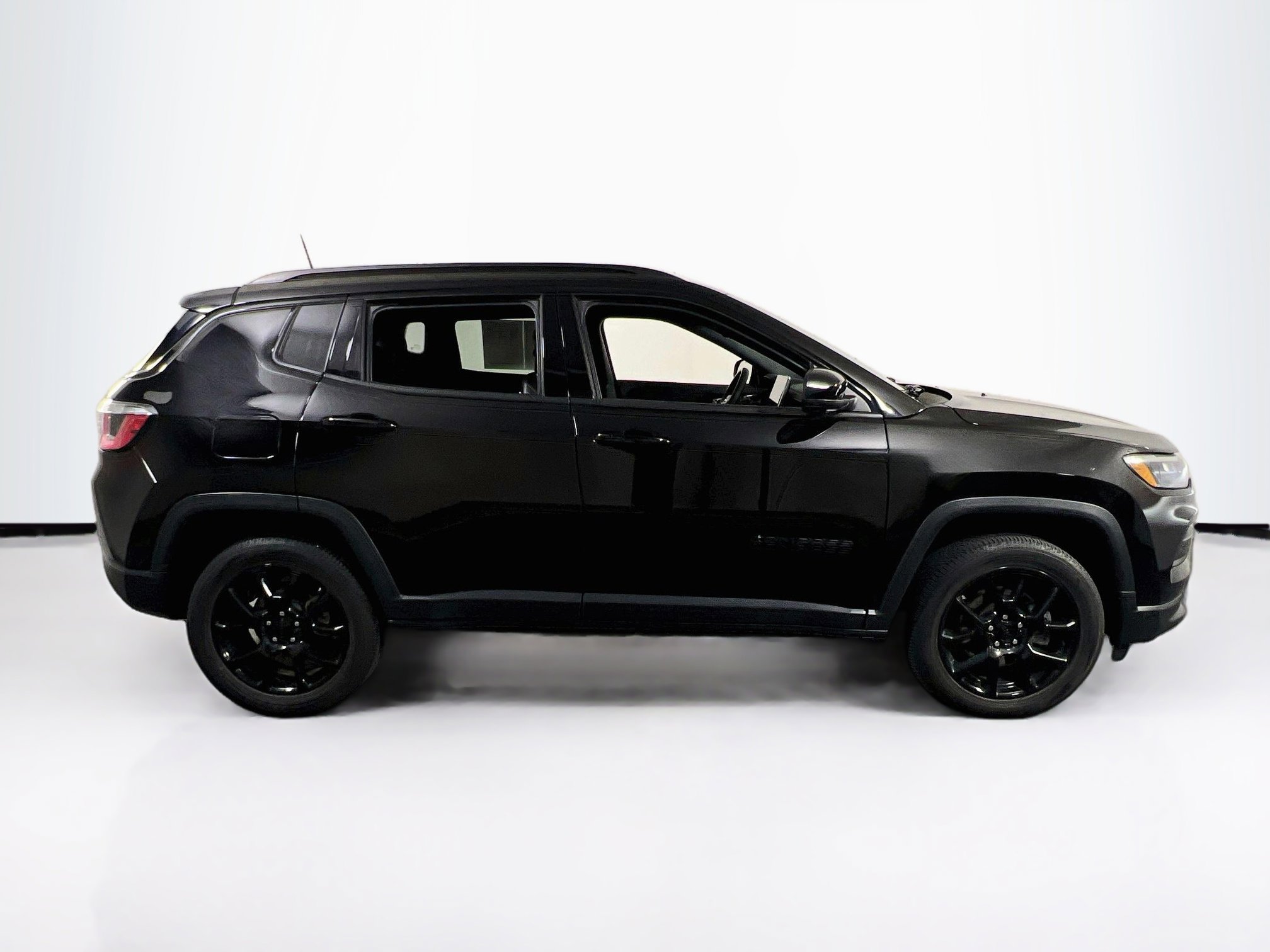 Used 2022 Jeep Compass Latitude w/ Convenience Group AWD/4WD image 4