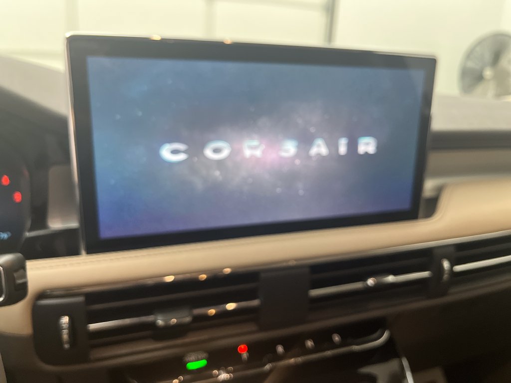 Used 2024 Lincoln Corsair AWD w/ Equipment Group 101A image 19