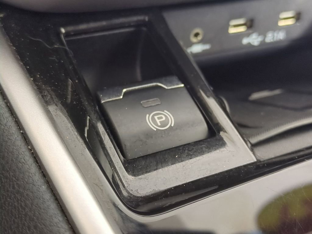Used 2021 Subaru Outback Limited XT image 31