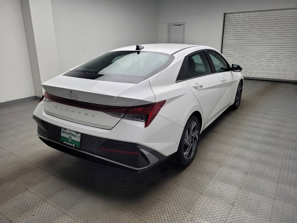 Used 2025 Hyundai Elantra SEL FWD image 9