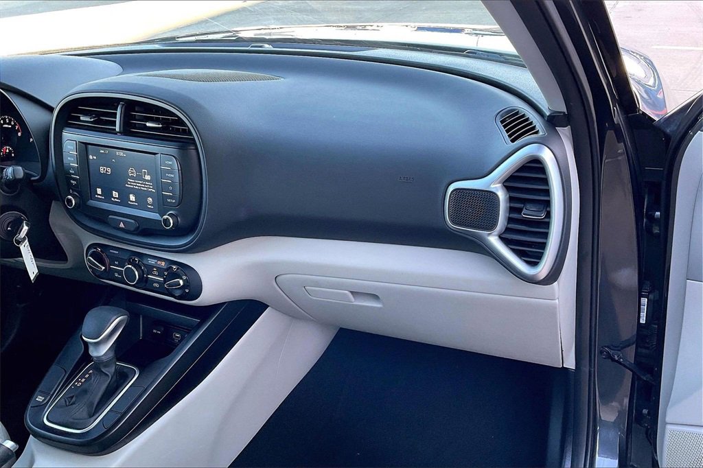 Certified 2021 Kia Soul LX image 15