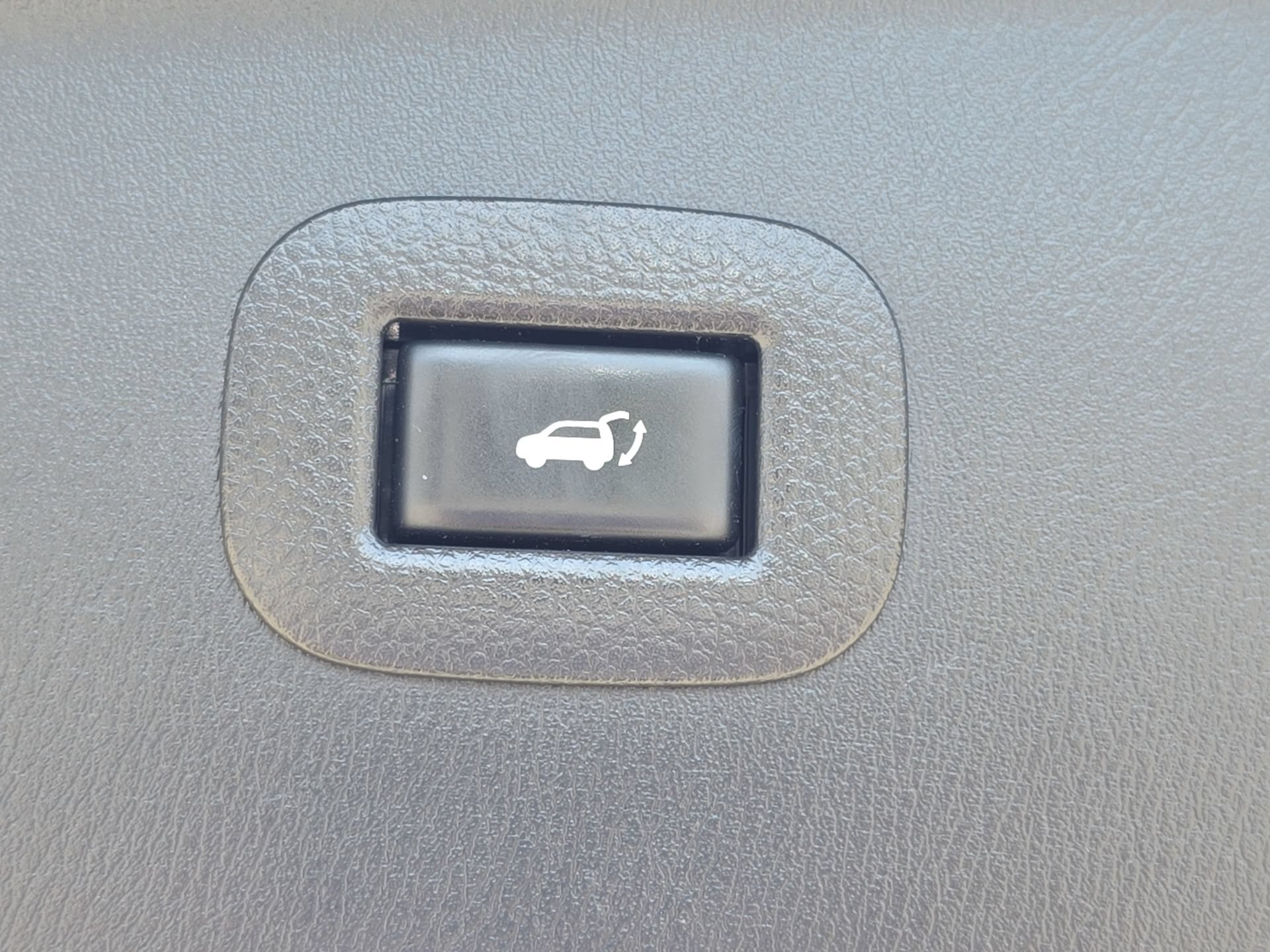 Used 2019 Nissan Armada Platinum w/ Captain's Chairs Package AWD/4WD image 13