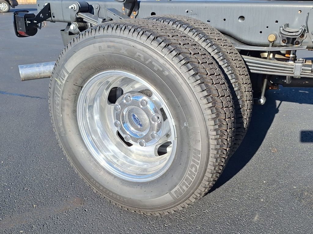 New 2026 Ford F350 XL w/ XL Chrome Package image 21