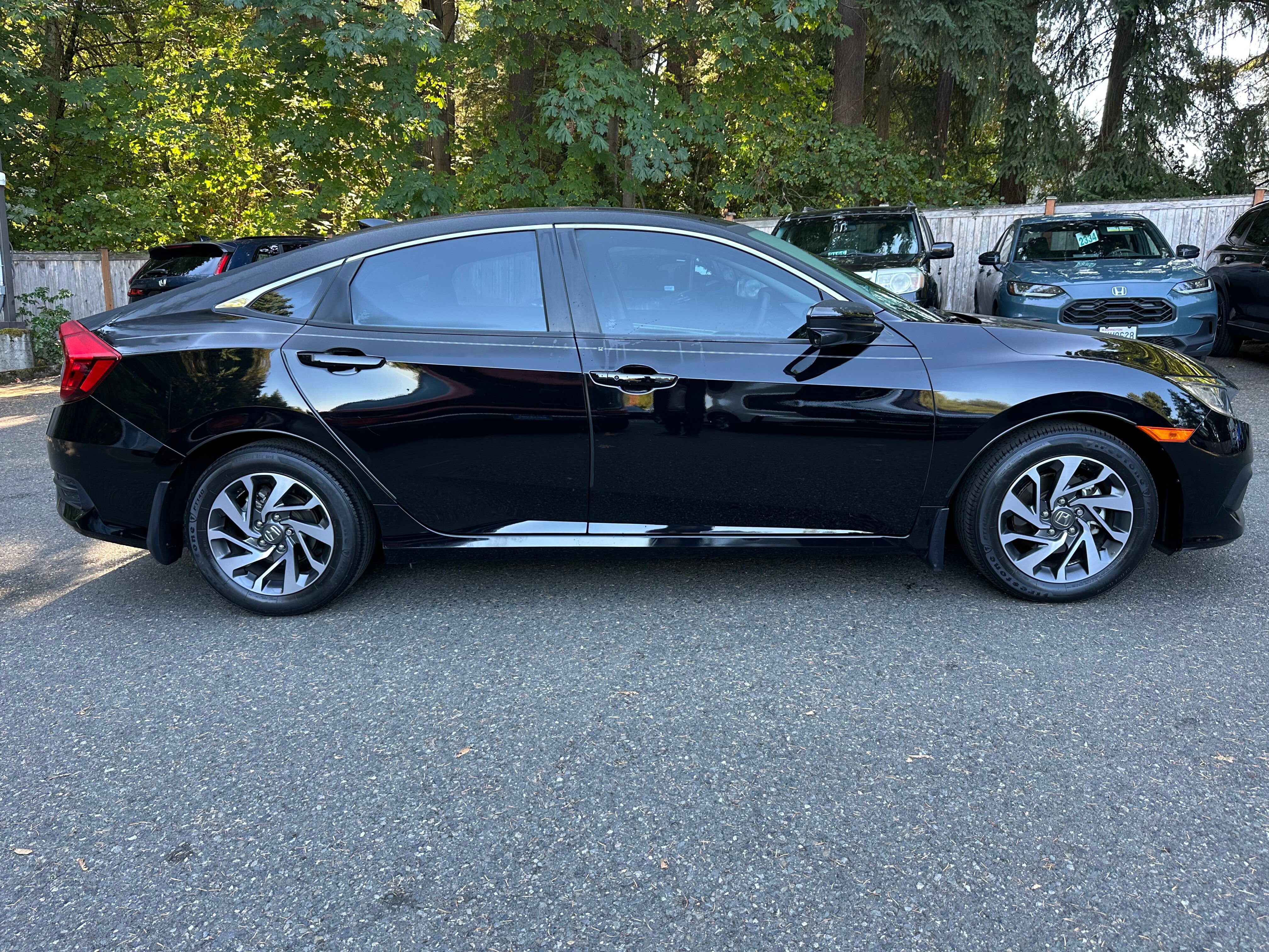 Used 2018 Honda Civic EX image 8