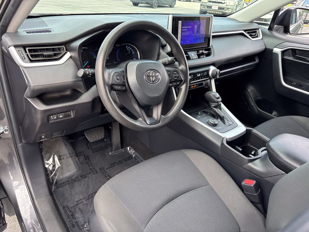 Used 2024 Toyota RAV4 LE AWD/4WD image 18