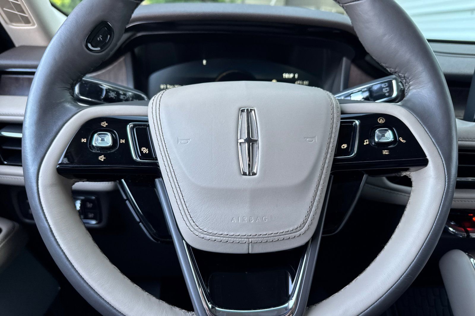 Certified 2022 Lincoln Aviator Grand Touring w/ Equipment Group 301A image 23