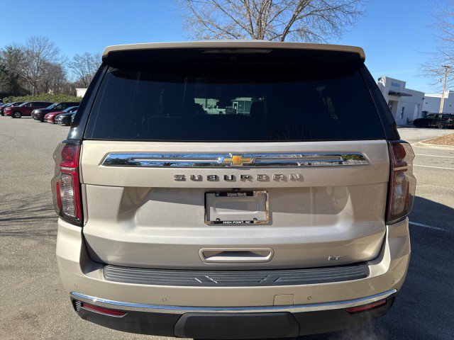 Used 2023 Chevrolet Suburban LT w/ Luxury Package image 6