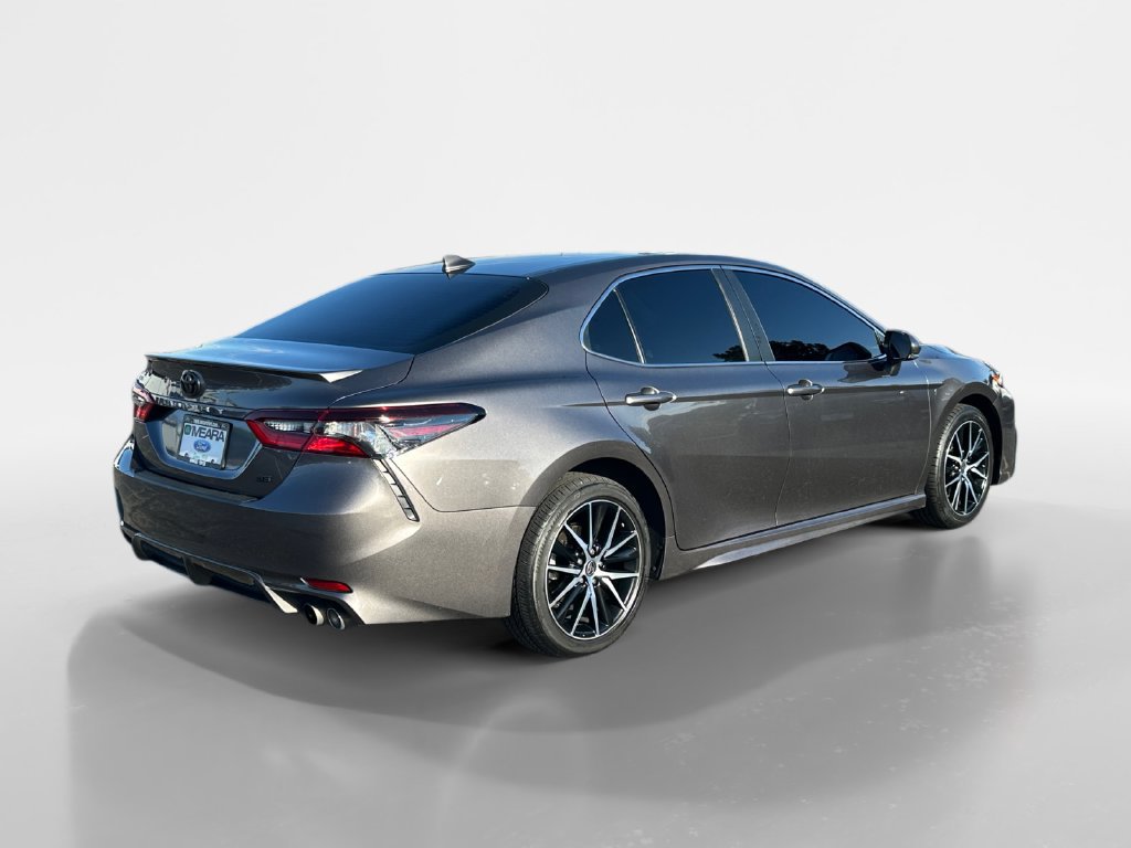 Used 2023 Toyota Camry SE FWD image 5