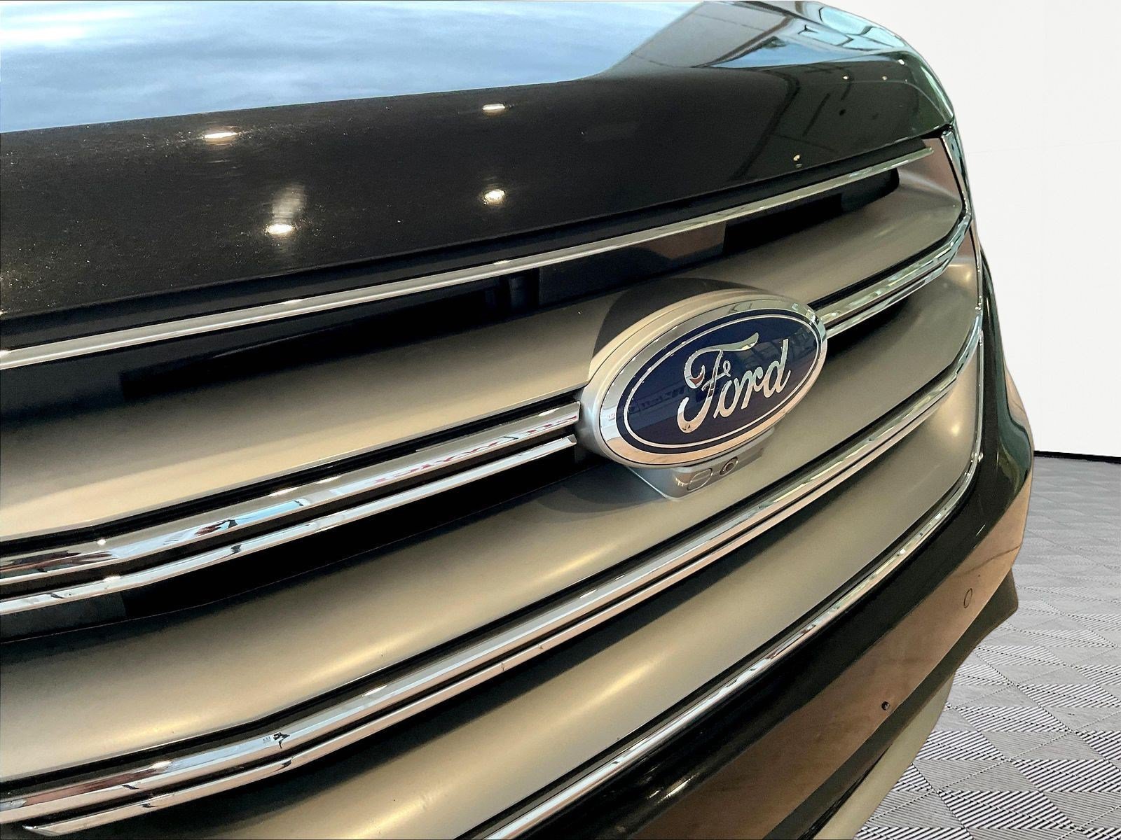 Used 2015 Ford Edge Titanium w/ Equipment Group 302A FWD image 30