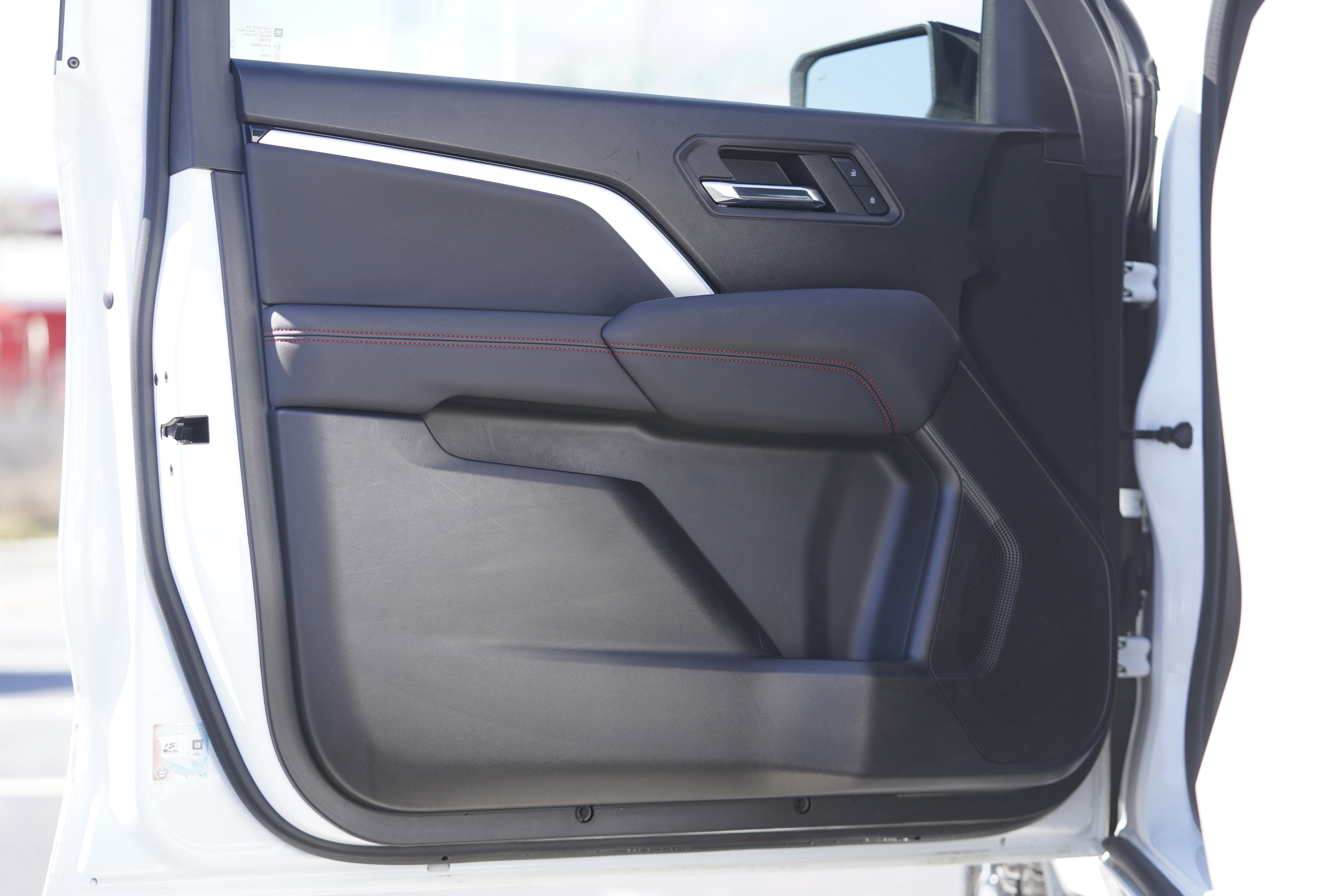 Used 2024 Chevrolet Colorado Z71 w/ Safety Package image 29
