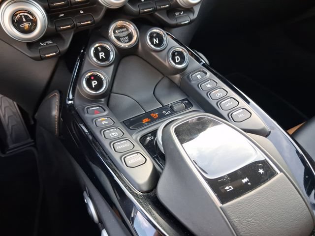 Used 2020 Aston Martin V8 Vantage Coupe RWD image 18