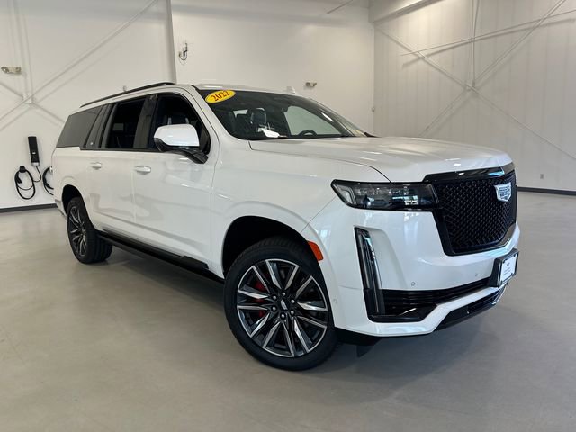 Used 2022 Cadillac Escalade ESV Sport Platinum w/ Heavy-Duty Trailer Package image 4